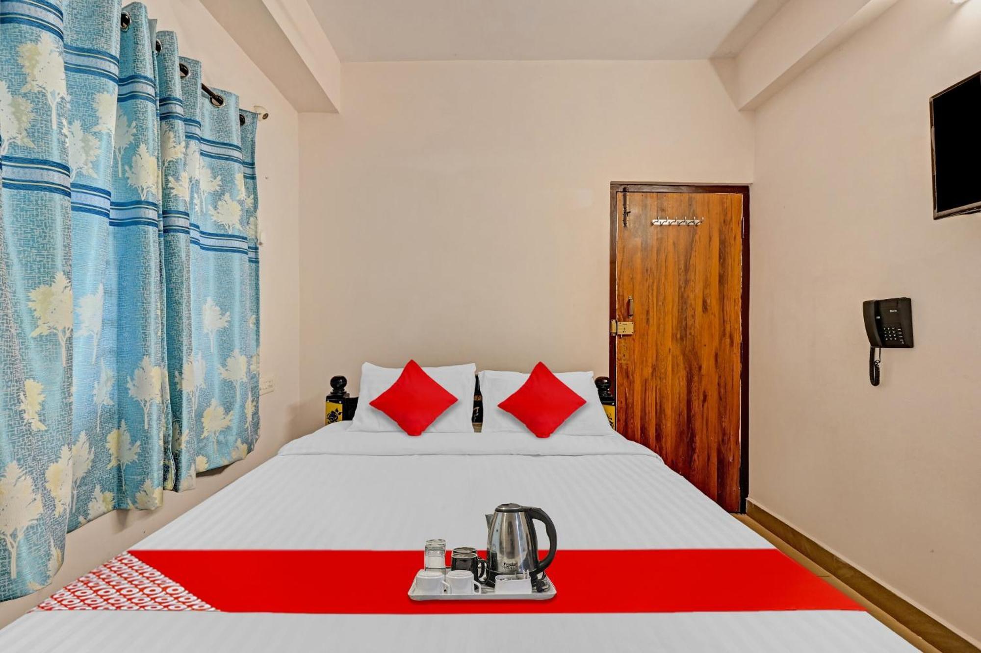 Hotel O Coastal Inn Luxury Service Apartments Kākināda Exterior foto